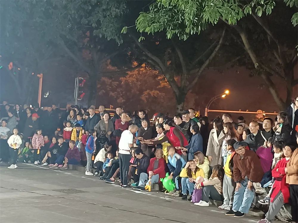 警告！泸州出现一伙人表演杂技卖“神药”！相关部门提醒...-3.jpg