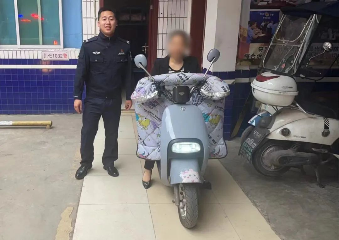事发泸州街头！两男子当众偷电瓶车，这哈遭惨了…-7.jpg