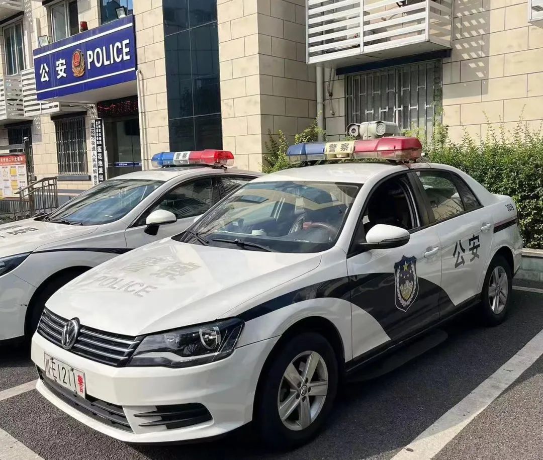泸州某派出所一台警车，遭到无情嫌弃……-9.jpg