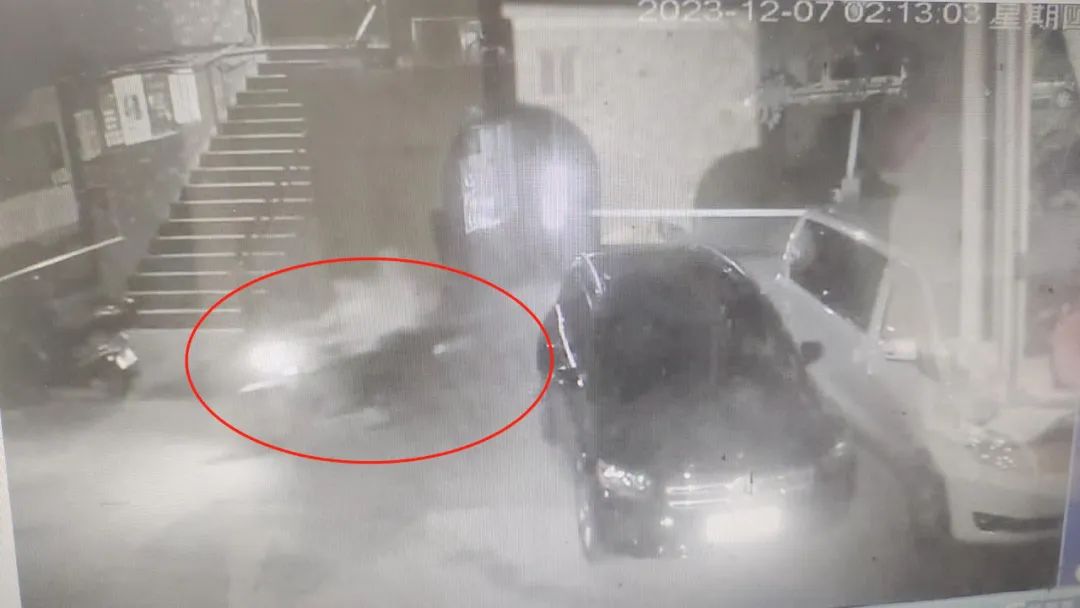 泸州：猖狂小偷一夜摸七户，“看家摄像头”擒住盗贼？-5.jpg