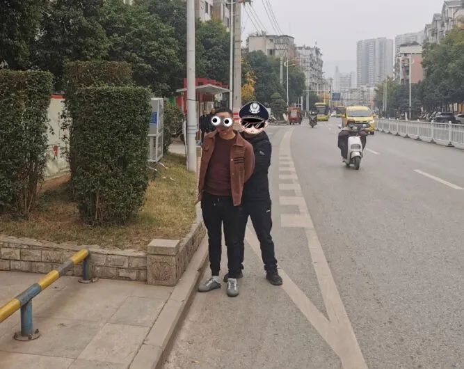 泸州：猖狂小偷一夜摸七户，“看家摄像头”擒住盗贼？-8.jpg