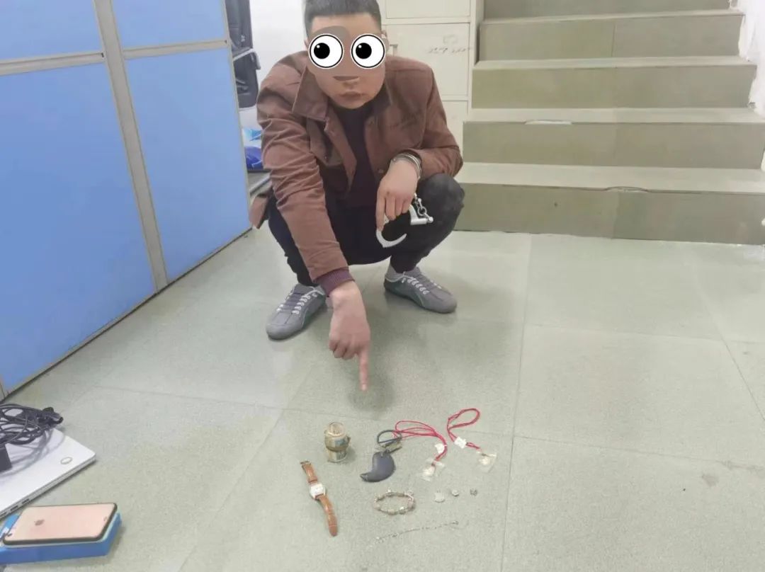 泸州：猖狂小偷一夜摸七户，“看家摄像头”擒住盗贼？-9.jpg