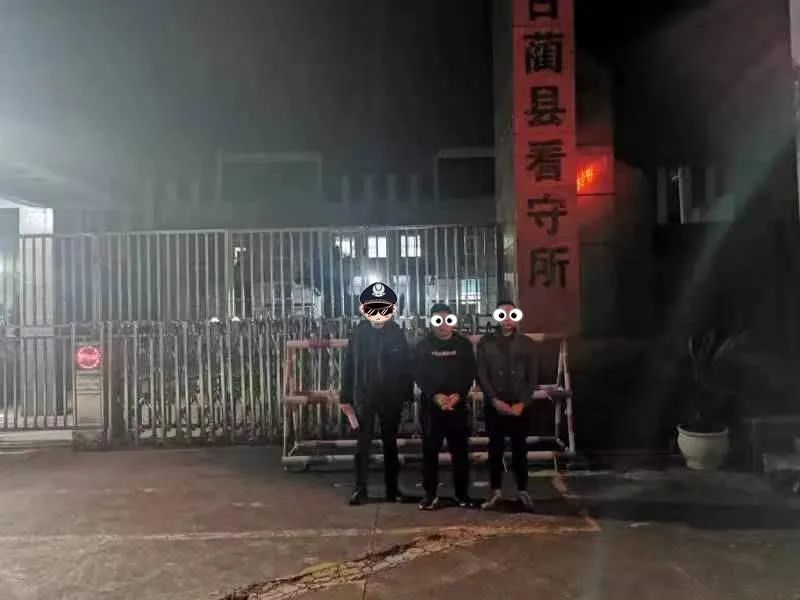 泸州：猖狂小偷一夜摸七户，“看家摄像头”擒住盗贼？-12.jpg