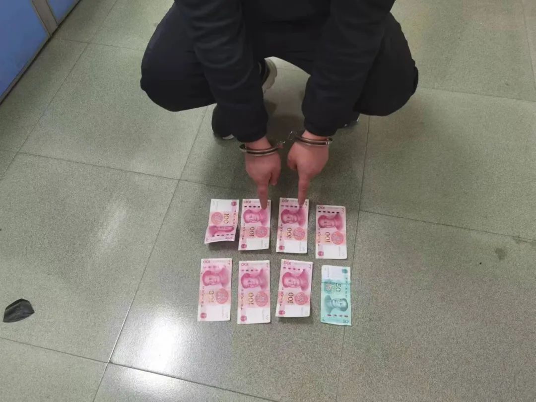 泸州：猖狂小偷一夜摸七户，“看家摄像头”擒住盗贼？-11.jpg