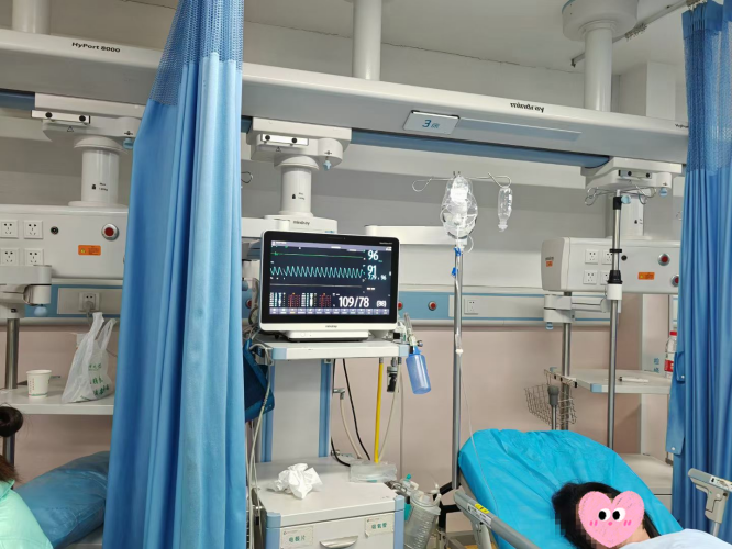 泸州一女子吃大闸蟹遭了，深夜送急诊抢救……-2.png