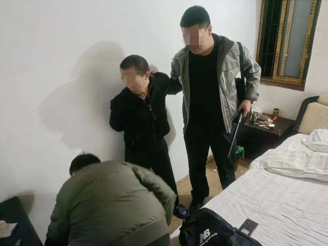 扎心发布！泸州这个漂亮女子，毁了……-1.jpg