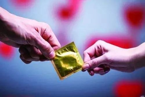 “小圆”的悔事！泸州艾滋病患者的故事！-1.jpg