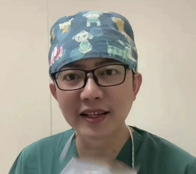 46岁网红麻醉师朱翔举办追悼会，妻儿悲痛欲绝，微信头像惹泪目-17.jpg