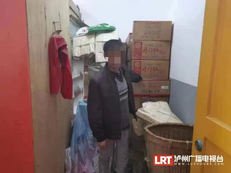 泸州一男子把164件鞭炮堆满两间屋，邻居吓坏了…-1.jpeg