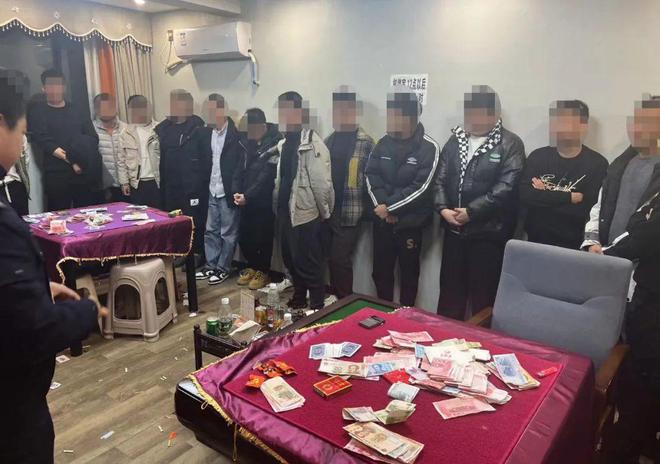 多名男子深夜“约会”遭举报，被抓时满地狼藉……-5.jpg
