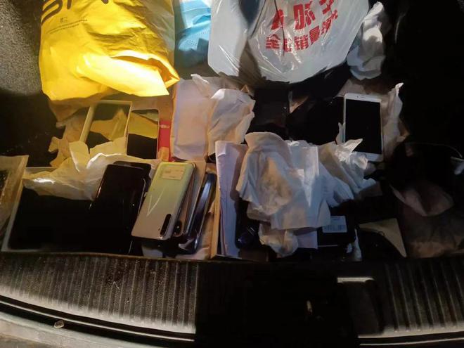 深夜！男子回家发现床上睡了个陌生男人！-8.jpg